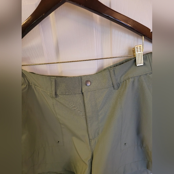 NWT The American Outdoorsman Women's Performance Shorts Size XL Sage Green - Picture 5 of 17